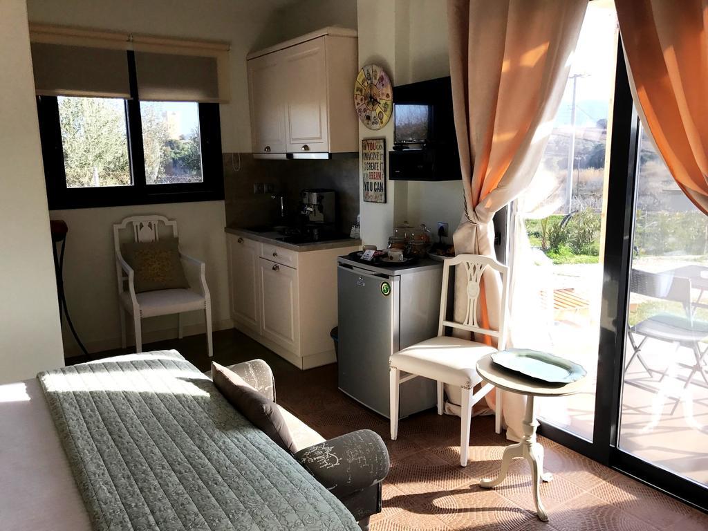 Villa Vravrona Tower & Suites Markopoulo Mesogaias ภายนอก รูปภาพ